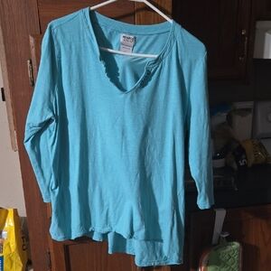 Monroe & Main Turquoise Lightweight Long Sleeve V-Neck Shirt